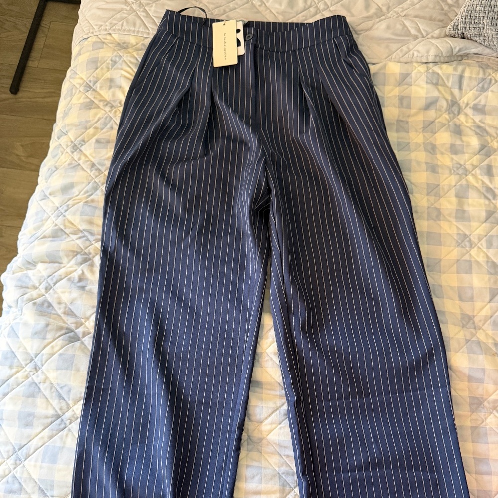Pleated pin stripen navy and white slacks commense brand